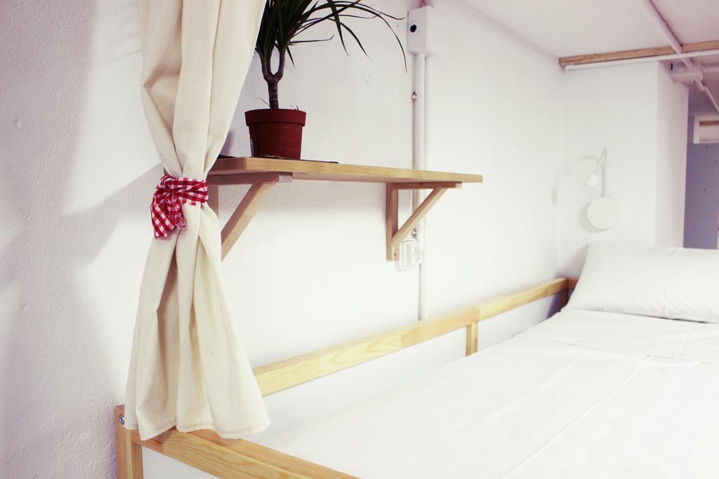 Picnic Dreams Boutique Hostel Малага Екстер'єр фото