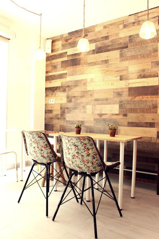 Picnic Dreams Boutique Hostel Малага Екстер'єр фото