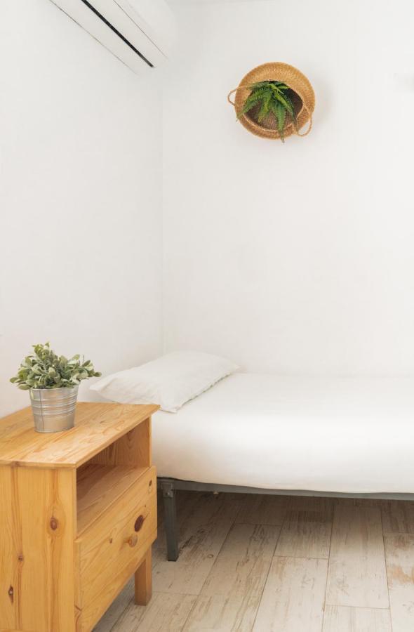 Picnic Dreams Boutique Hostel Малага Екстер'єр фото